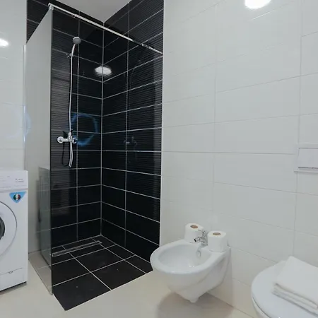 Miku Apartment-elegant 1bd At Olympic