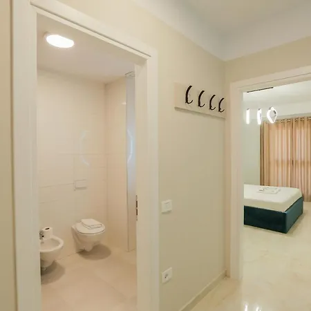Miku Apartment-elegant 1bd At Olympic
