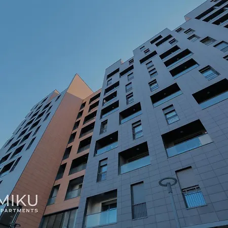 Miku Apartment-elegant 1bd At Olympic דירה *
