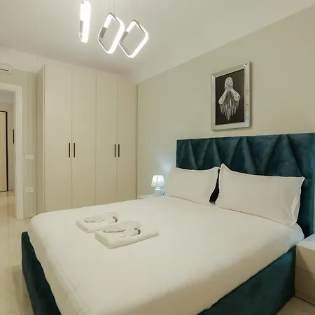 Miku Apartment-elegant 1bd At Olympic