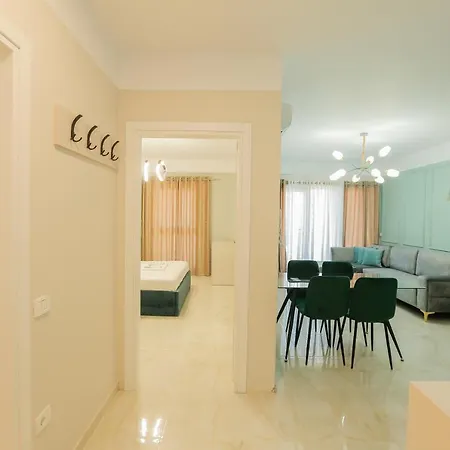 Miku Apartment-elegant 1bd At Olympic