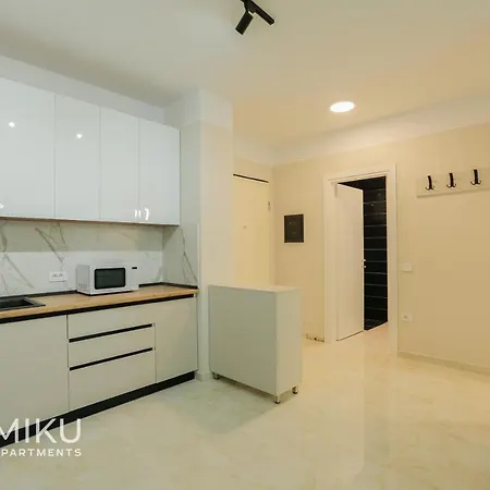 Miku Apartment-elegant 1bd At Olympic *