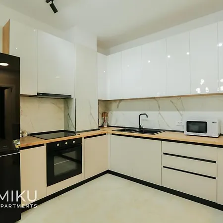 Daire Miku Apartment-elegant 1bd At Olympic *